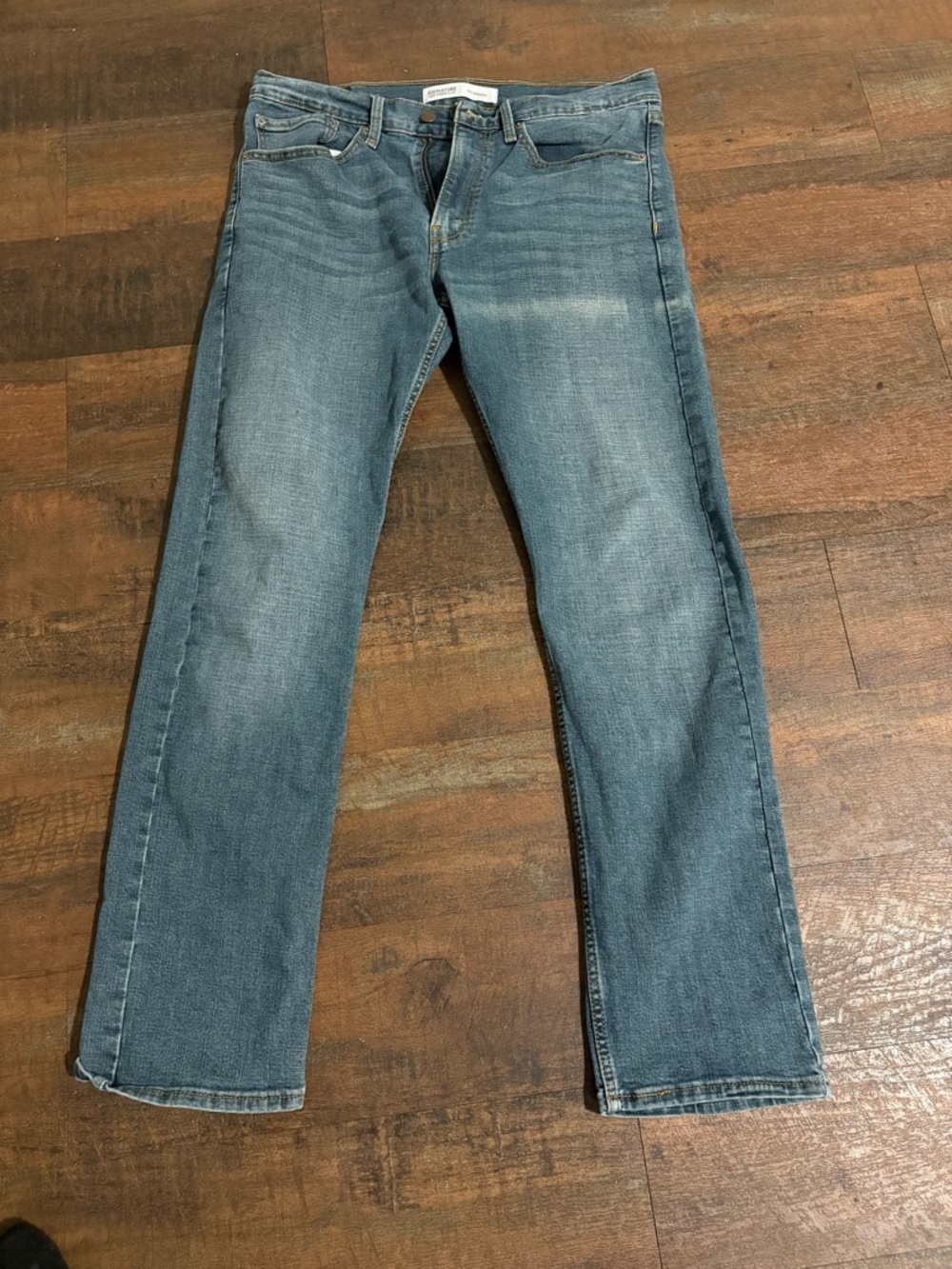 Lee Men's Straight-Leg Jeans in Faded Blue